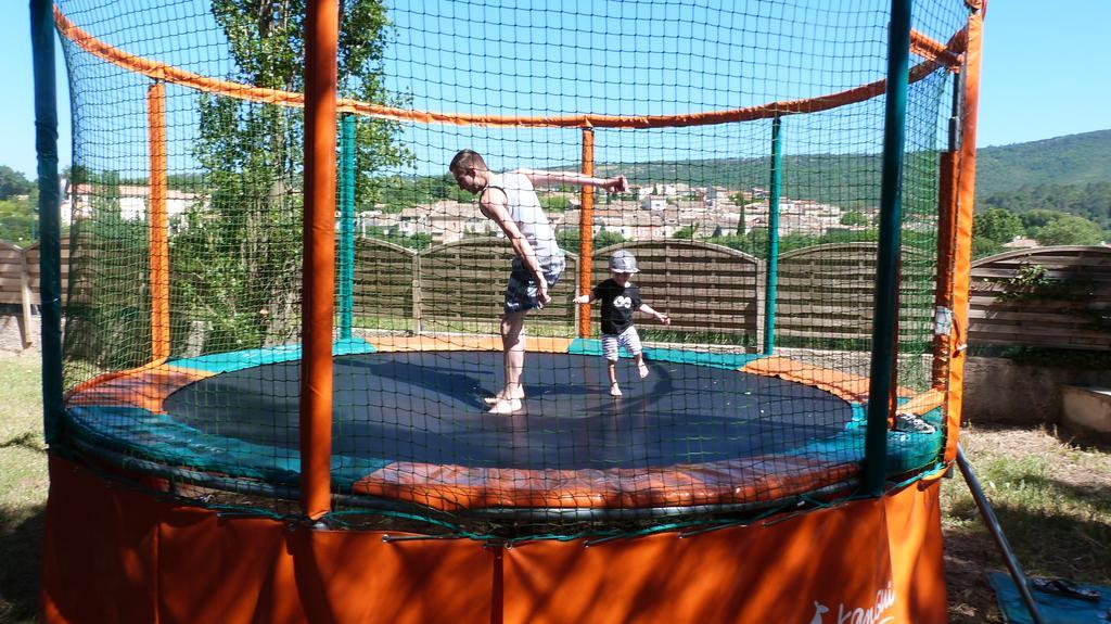 Camping La Vidaresse Hotell Sainte-Anastasie-sur-Issole Eksteriør bilde