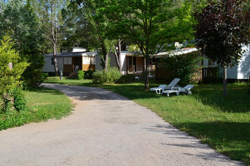 Camping La Vidaresse Hotell Sainte-Anastasie-sur-Issole Eksteriør bilde