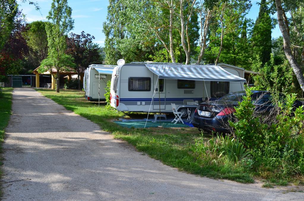 Camping La Vidaresse Hotell Sainte-Anastasie-sur-Issole Eksteriør bilde