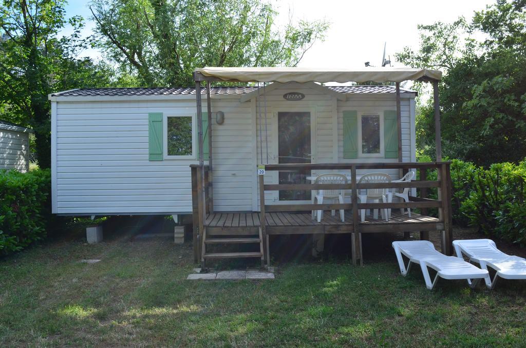 Camping La Vidaresse Hotell Sainte-Anastasie-sur-Issole Eksteriør bilde