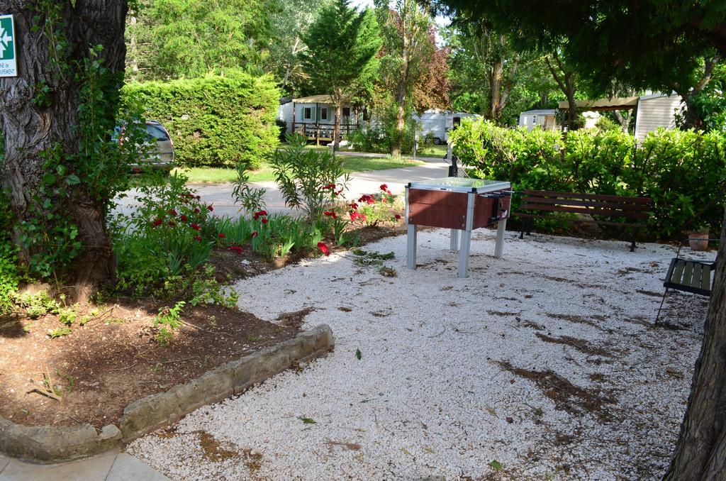 Camping La Vidaresse Hotell Sainte-Anastasie-sur-Issole Eksteriør bilde