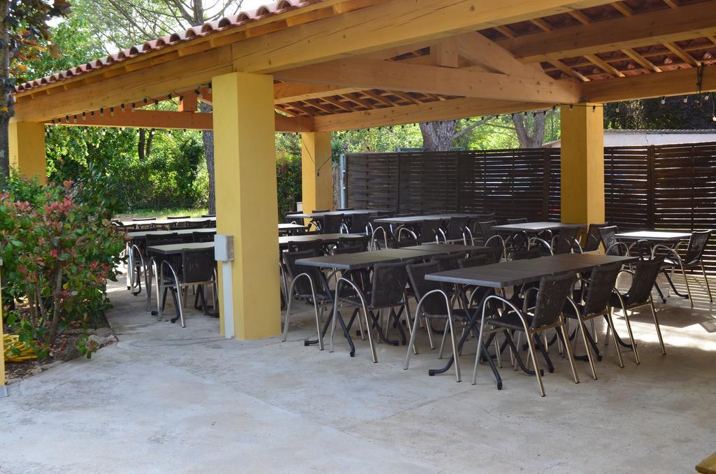 Camping La Vidaresse Hotell Sainte-Anastasie-sur-Issole Eksteriør bilde
