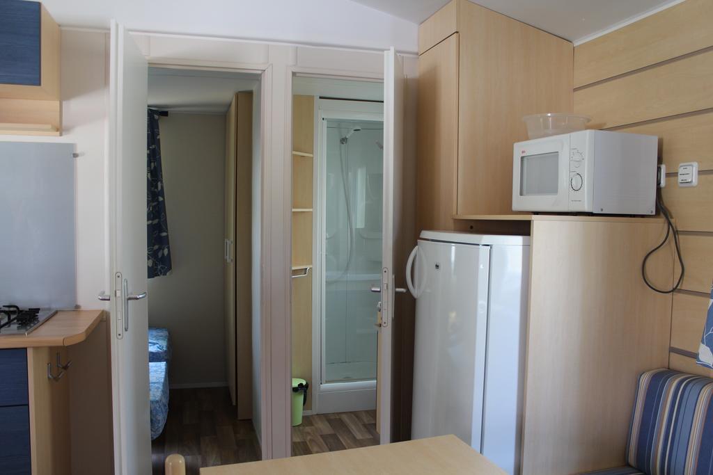 Camping La Vidaresse Hotell Sainte-Anastasie-sur-Issole Eksteriør bilde