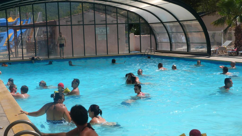 Camping La Vidaresse Hotell Sainte-Anastasie-sur-Issole Eksteriør bilde